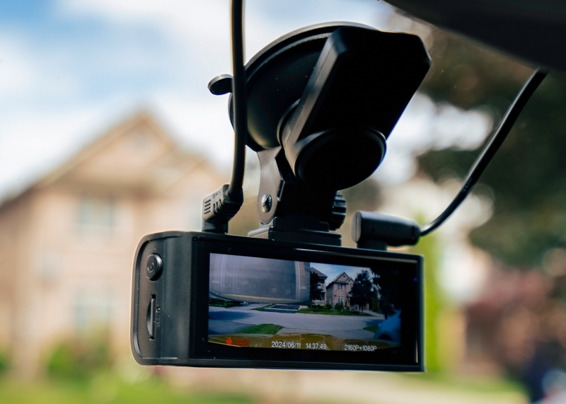 Dash cam mounting: 3M adhesive vs suction cup comparison