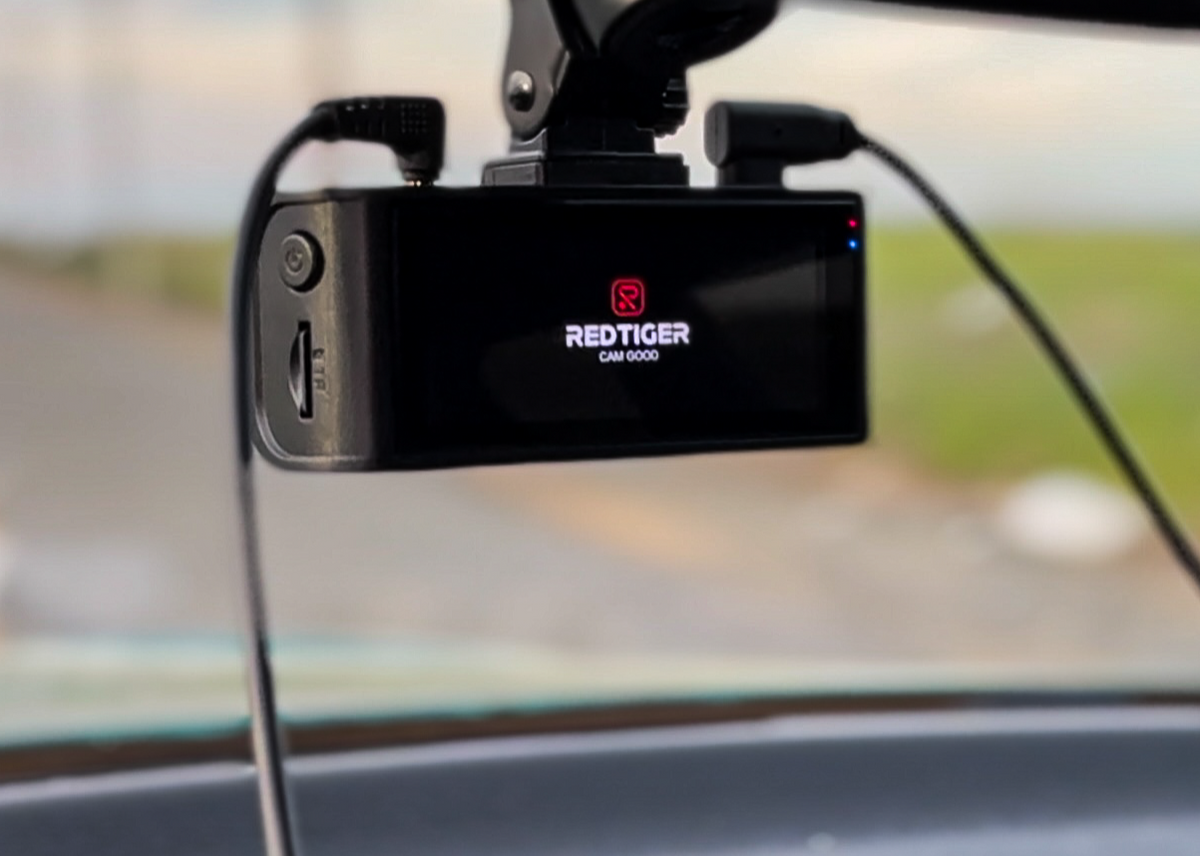 How to hide dash cam cables during installation